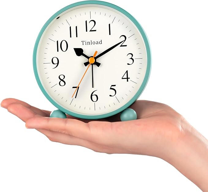 4.5" Vintage Retro Analog Alarm Clock, Super Silent Non Ticking Small Clock with Manual Light, Snooze, Battery Operated, for Living Room, Bedroom, Bedside, Desk(Green)