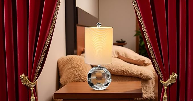 Pineapple-Shaped Crystal Table Lamp,Multi-Faceted Solid Crystal Lamp with LED Bulb (Warm White, 3000K),Suitable for Living Room, Bedroom, Office,cabinets, Side Tables and Other Spaces