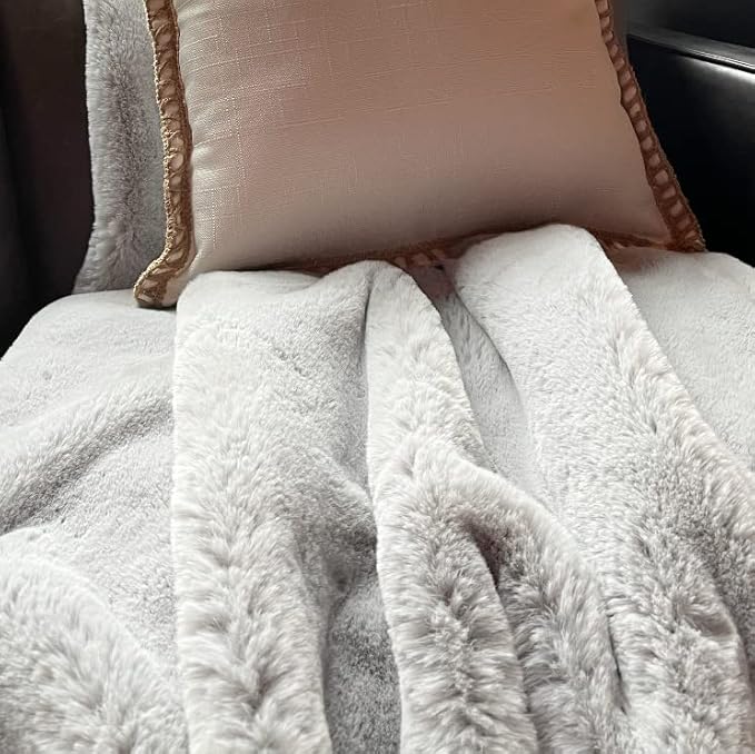 Faux Rabbit Fur Washable Rugs for Bedroom Light Grey Fluffy Rug for Living Room Non Slip Faux Fur Rug for Hallway 2x6 Shaped Rugs