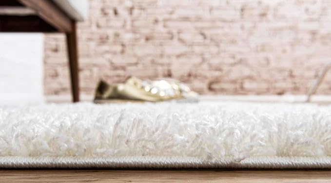 Unique Loom Solid Shag Collection Area Rug (2' 6" x 19' 8" Runner, Snow White)
