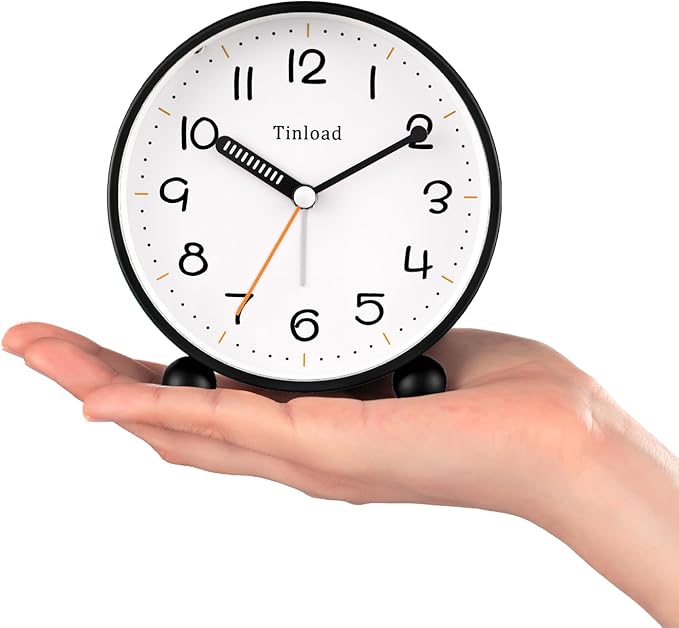 4.5" Antique Retro Analog Alarm Clock, Small Silent Battery Operated Clock with Manual Light, Snooze, Vintage Decor for Bedroom, Living Room, Office, Bedside,Desk（Black）
