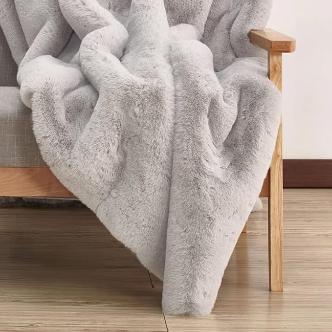 Faux Fur Rug 6x9 Plush Washable Area Rugs for Bedroom Fluffy Rabbit Fur Rug for Living Room Light Grey Rugs Teen Room Home Decor Rectangle