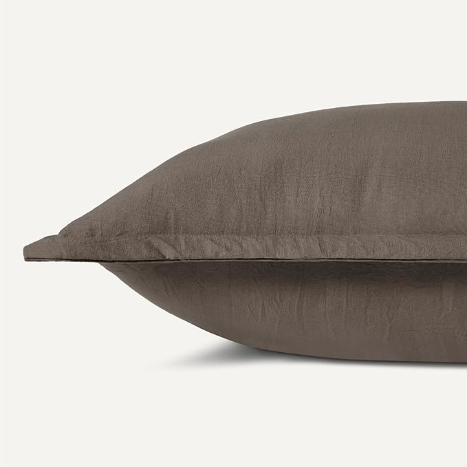 Amazon Basics Brushed Microfiber Comforter Set, Extra Soft with Natural Texture, 3-Piece, Queen/Full, Brown