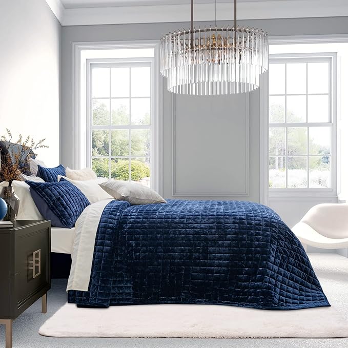 RECYCO Luxury Velvet Quilt Set Full Queen Size, Lightweight Velvet Comforter Set, Oversized Bedspread Coverlet Quilted Bedding Set, with 2 Matching Pillow Shams, for All Season, Navy Blue