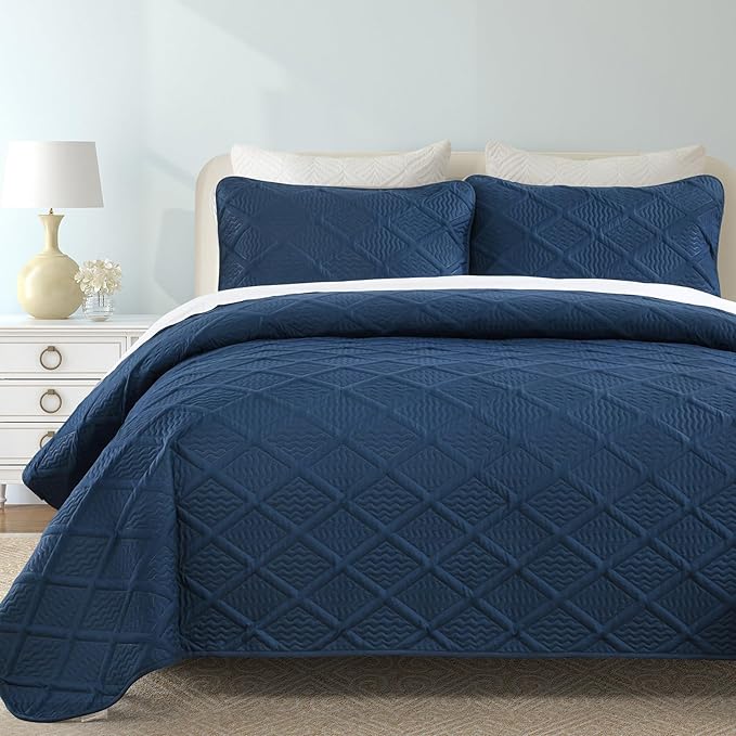 Yiran Navy Blue Quilt Set King Size Fall Bedspreads Embossed Diamond Pattern 3 Piece Soft Microfiber Coverlet Set for All Season with 2 Pillow Shams (106x96 Inch)