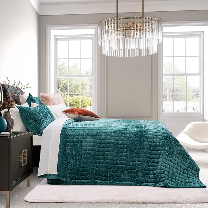 RECYCO Luxury Velvet Quilt Set King Size, Lightweight Velvet Comforter Set, Oversized Bedspread Coverlet Quilted Bedding Set, with 2 Matching Pillow Shams, for All Season, Teal