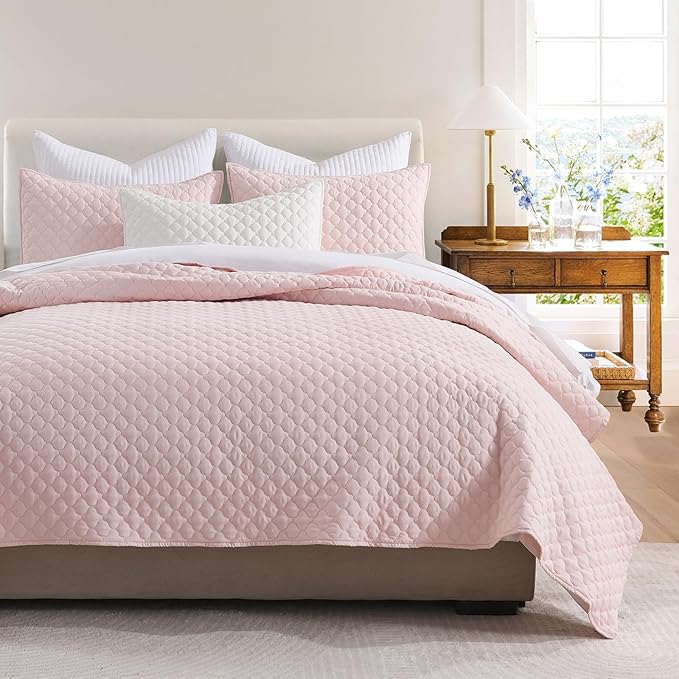 HORIMOTE HOME Quilt King Size Light Pink, Lightweight Quilt for Summer Ultra-Soft Microfiber Modern Style Quilted Clouds Pattern Bedspread Quit Set 3 Pieces(1 Quilt and 2 Pillow Shams)