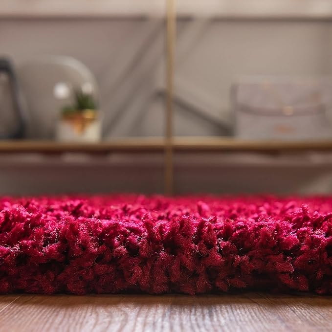 Unique Loom Solid Shag Collection Area Rug (5' 1" x 8' Oval, Cherry Red)