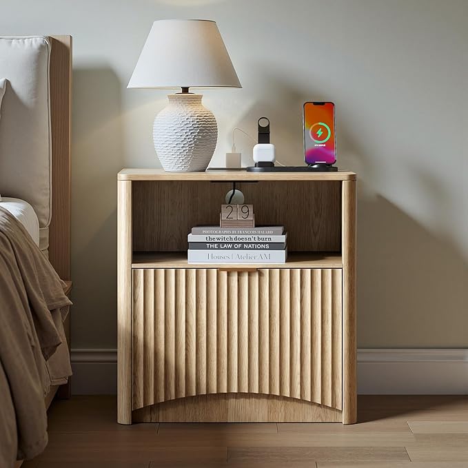 Evermagin Fluted Nightstand with Charging Station, Natural Oak Bedside Table with Drawer and Storage, Wood End Table Mid Century Modern, Large Night Stand for Bedroom