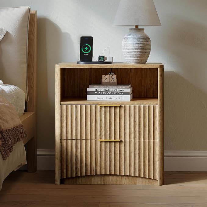 Evermagin Fluted Nightstand Set of 2 with Charging Station, Natural Oak Bedside Table with 2 Drawers, Wood End Table with Storage Mid Century Modern, Large Night Stand for Bedroom