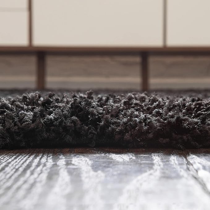 Unique Loom Solid Shag Collection Area Rug (3' 3" x 5' 3" Oval, Jet Black)