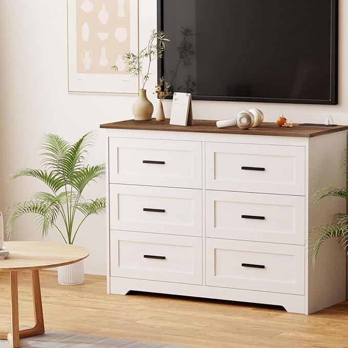 GEPELCN Farmhouse Dresser for Bedroom 6 Drawers Dresser with Power Outlets Rustic Chest of Drawers with Natural Texture White Organizer for Living Room Hallway