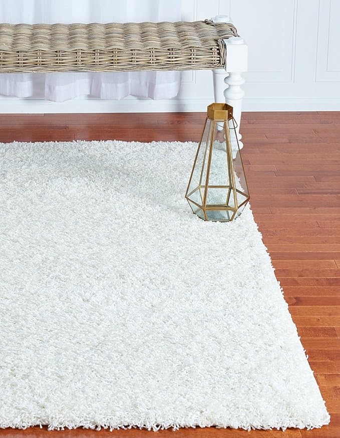 Unique Loom Solid Shag Collection Area Rug (4' 1" x 6' 1" Rectangle, Snow White)