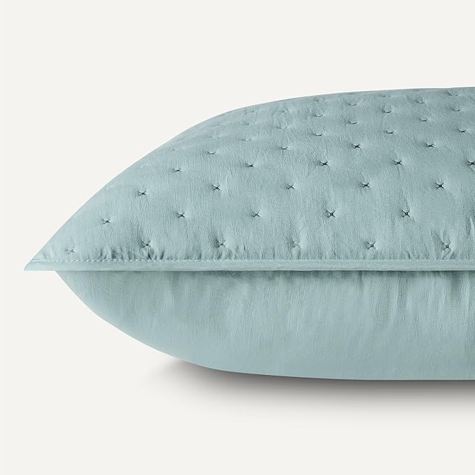 Amazon Basics Brushed Microfiber Quilt Set, Extra Soft with Natural Texture, 3-Piece,King, Blue