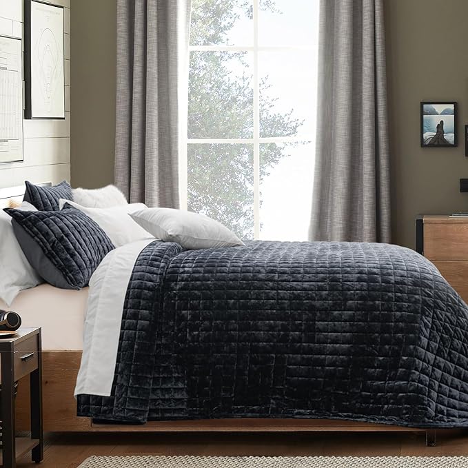 RECYCO Luxury Velvet Quilt Set Full Queen Size Bedding Sets, Ultra Soft Velvet Comforter Set, Lightweight Channel Box Stitch Oversized Bedspread Coverlet for All Season, with 2 Shams, Black