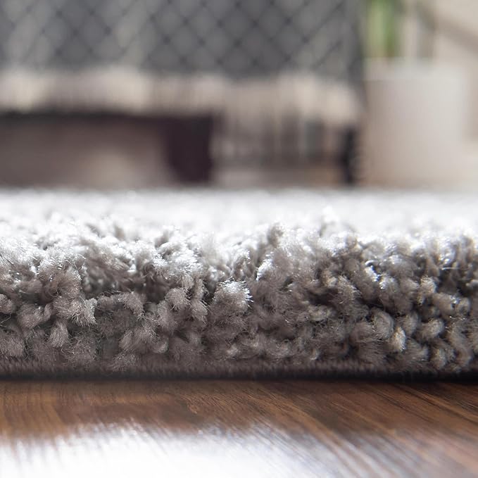 Unique Loom Solid Shag Collection Area Rug (4' 1" Round, Cloud Gray)
