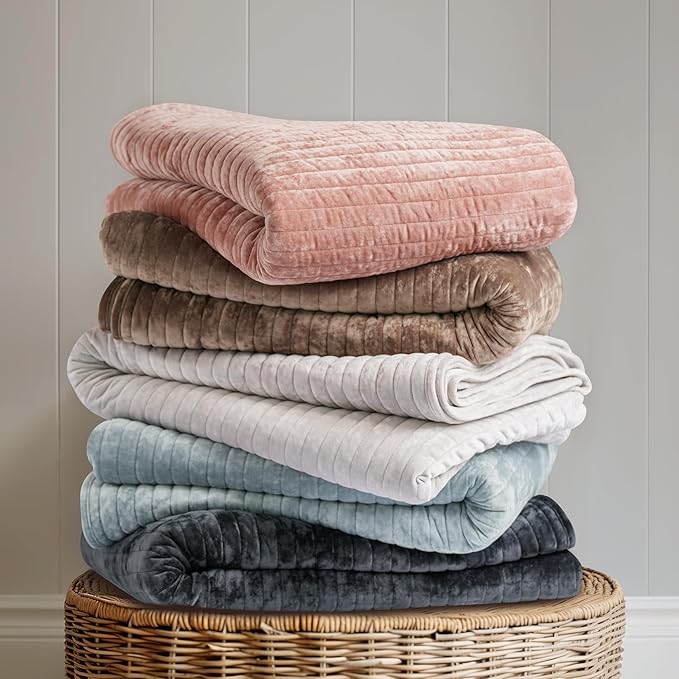 EVERGRACE Velvet Quilt Set Queen Size, Luxurious Soft Striped Channel Bedding Set, Lightweight Velvet Comforter for All Season, Oversized Bedspread Coverlet with 2 Matching Shams, Frost Gray
