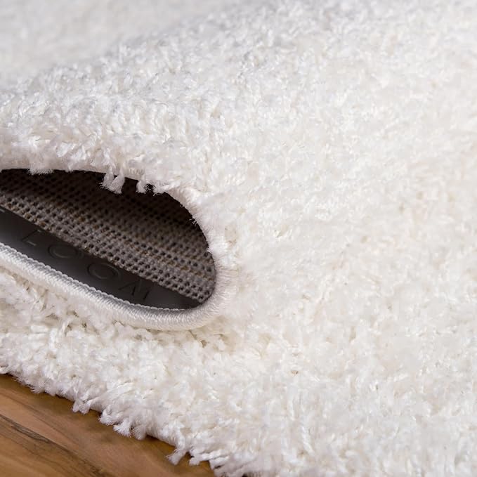 Unique Loom Solid Shag Collection Area Rug (5' 3" x 8' Oval, Snow White)