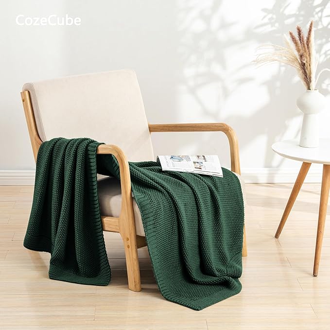 CozeCube Christmas Green Throw Blanket for Couch, Soft Cozy Cable Knit Throw for Bed Sofa Living Room, Lightweight Warm Decorative Farmhouse Christmas Blanket, 50"x60", Emerald Green