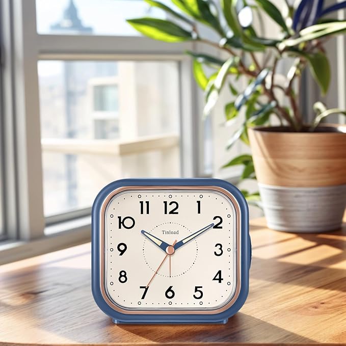 4.5" Vintage Retro Analog Alarm Clock, Super Silent Non Ticking Clock with Manual Light, Snooze, Battery Operated, Simply Design, for Living Room, Bedroom, Bedside, Desk(Blue)