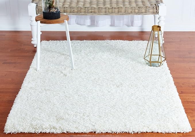 Unique Loom Solid Shag Collection Area Rug (4' 1" x 6' 1" Rectangle, Snow White)