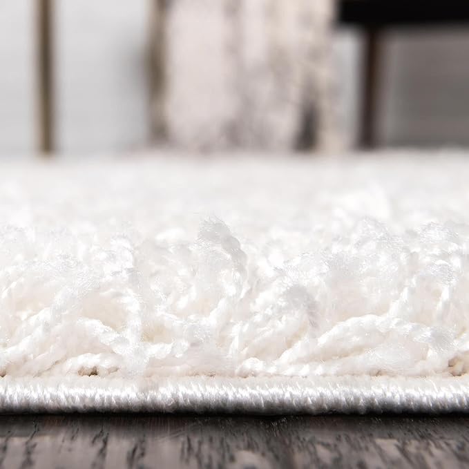 Unique Loom Solid Shag Collection Area Rug (4' Octagon, Snow White)