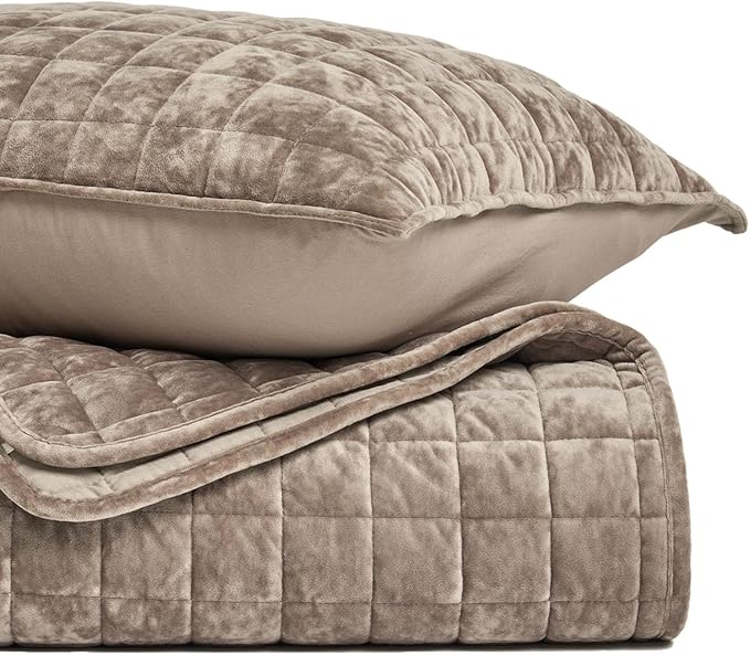 RECYCO Luxury Velvet Quilt Queen Size Bedding Set, Ultra Soft Velvet Comforter Set, Lightweight Quilted Channel Box Stitch Oversized Bedspread Coverlet for All Season, with 2 Shams, Natural Tan