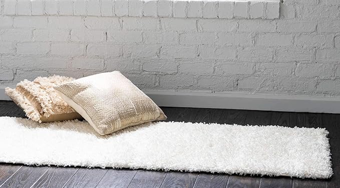 Unique Loom Solid Shag Collection Area Rug (2' 6" x 16' 5" Runner, Snow White)