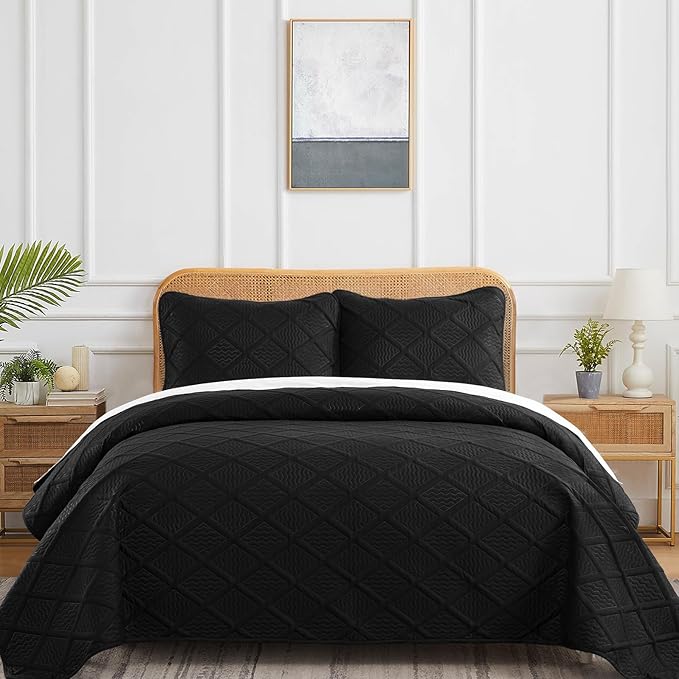 Yiran Black Quilt Set King Size Bedding Set Fall Bedspreads Embossed Diamond Pattern 3 Piece Soft Microfiber Coverlet for All Season with 2 Pillow Shams (King, 106x96 Inch)