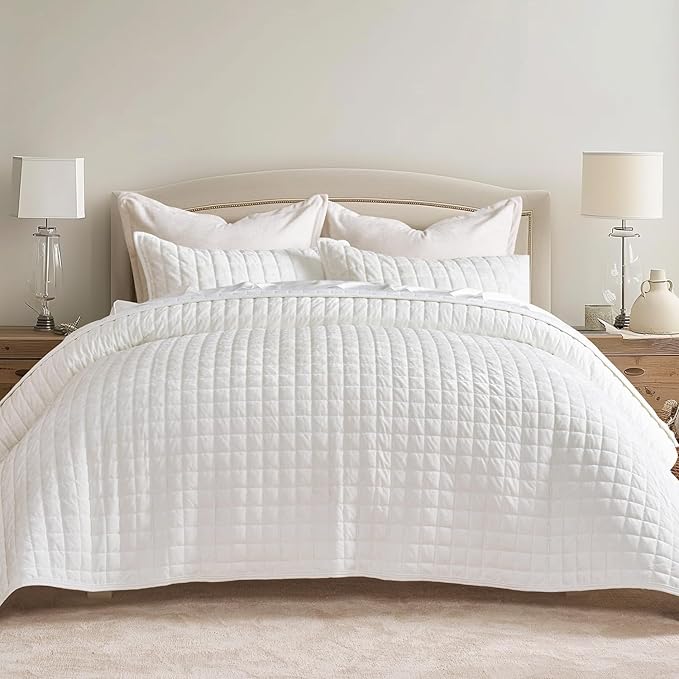 RECYCO Luxury Velvet Quilt Set Twin/Twin XL Size Bedding Sets, Ultra Soft Velvet Comforter Set, Lightweight Channel Box Stitch Oversized Bedspread Coverlet for All Season, with 1 Sham, Bright White