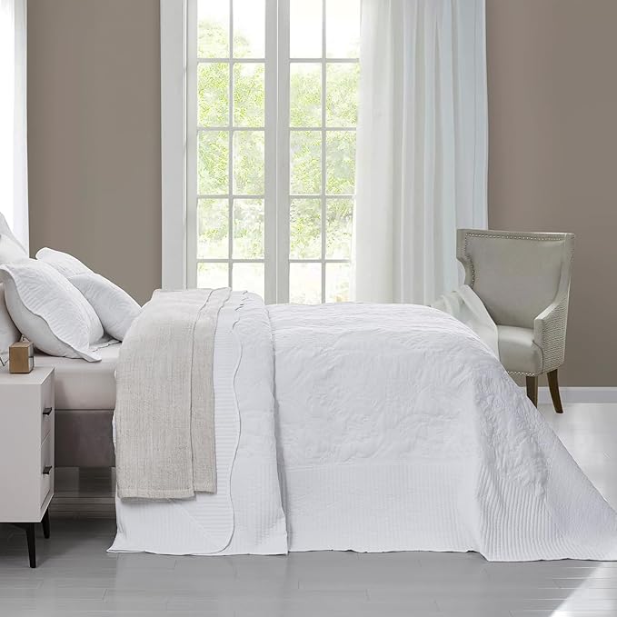 CHIXIN Oversized King Bedspread 128x120 Extra Wide - Lightweight Bedding Cover - Beautiful Stitching - 5 Piece Reversible Bedspread - Gorgeous Damask Paisley Pattern (King/Cal King, Pure White)