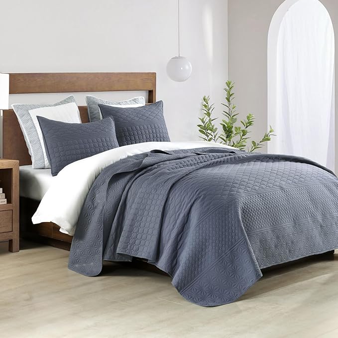 HORIMOTE HOME Steel Blue King Size Quilt Set - Soft Microfiber Bedspread with 2 Shams, Lightweight & All-Season Geometric Coverlet for Cozy Bedding