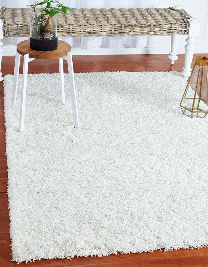 Unique Loom Solid Shag Collection Area Rug (4' 1" x 6' 1" Rectangle, Snow White)