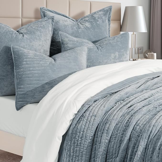 EVERGRACE Velvet Quilt Set Queen Size, Luxurious Soft Striped Channel Bedding Set, Lightweight Velvet Comforter for All Season, Oversized Bedspread Coverlet with 2 Matching Shams, Blue Linen