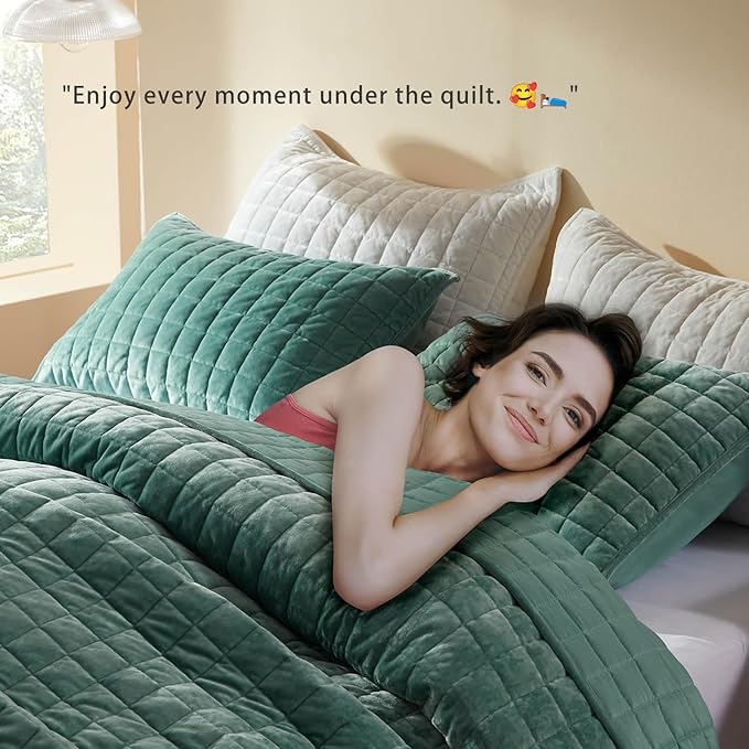 LEAONME Velvet Quilt California King-118''x106'', Lightweight Aqua Green Velvet Comforter Set with 2 Pillow Shams, Soft Oversized Bedspread Coverlet Quilted Bedding Set for All Season