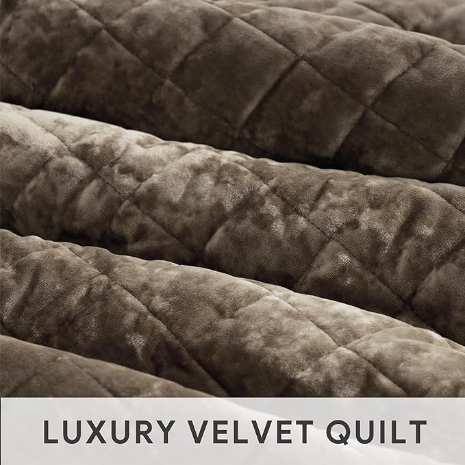 RECYCO Luxury Velvet Quilt Set King Size Bedding Sets, Ultra Soft Velvet Comforter Set, Lightweight Channel Box Stitch Oversized Bedspread Coverlet for All Season, with 2 Shams, Mocha Brown