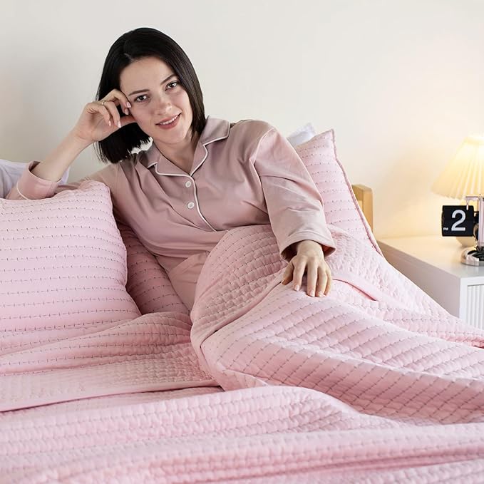 KASENTEX Queen XL Quilt Set 98"x98" – Soft Washed 3-Layer Lightweight Bedspread, Minimalist Nordic Design, All-Season Spring & Summer Quilt Set (1 Quilt + 2 Pillow Shams), Pink