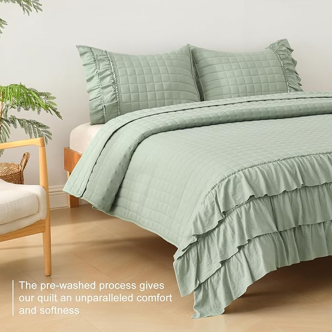 HORIMOTE HOME Asakusa Green Ruffled Quilt Set Queen Size, Geometric Square Stitched Pattern, Pre-Washed Farmhouse Shabby Chic Microfiber Lightweight Bedding Set Bedspread Coverlet for All Season