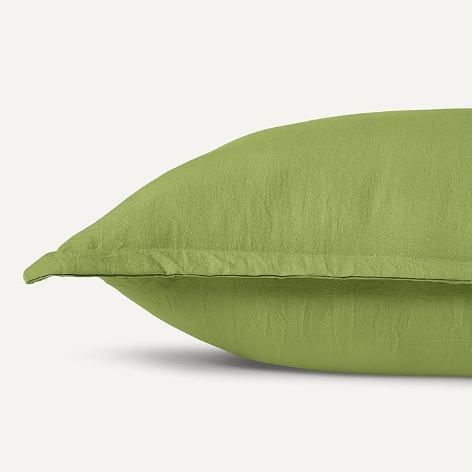 Amazon Basics Brushed Microfiber Comforter Set, Extra Soft with Natural Texture, 3-Piece, Queen/Full, Green
