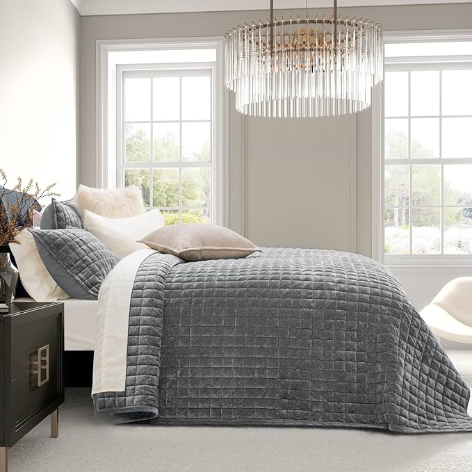 RECYCO Luxury Velvet Quilt Set Full Queen Size, Lightweight Velvet Comforter Set, Oversized Bedspread Coverlet Quilted Bedding Set, with 2 Matching Pillow Shams, for All Season, Gray