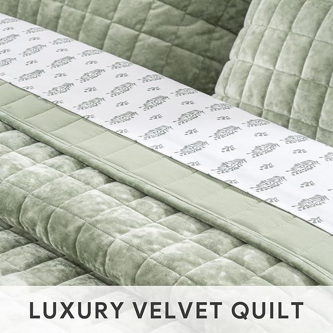 RECYCO Luxury Velvet Quilt Set Full Queen Size Bedding Sets, Ultra Soft Velvet Comforter Set, Lightweight Channel Box Stitch Oversized Bedspread Coverlet for All Season, with 2 Shams, Sage Green