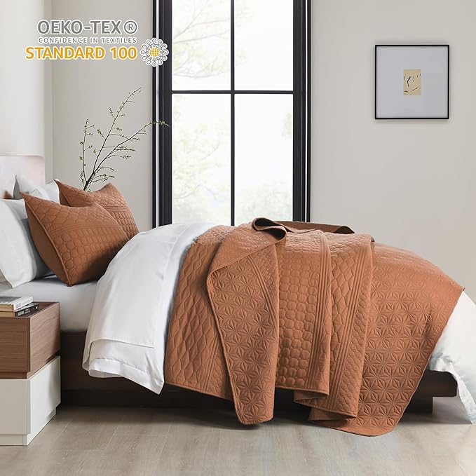 HORIMOTE HOME Burnt Orange King Size Quilt Set - Soft Microfiber Bedspread with 2 Shams, Lightweight & All-Season Geometric Coverlet for Cozy Bedding