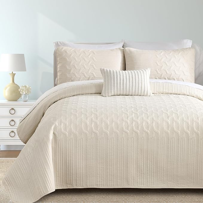 Yiran Beige Quilt Set King Size Lightweight Bedspread Ultrasonic Wave Pattern Soft Microfiber Coverlet for All Season Modern Style 3 Piece Bed Cover Sets with 2 Pillow Shams (106"x96")