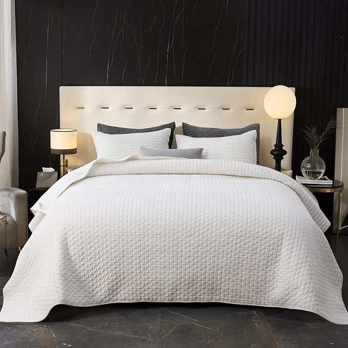 Powdion Velvet Quilt Queen Size, Oversized Bedspread Quilted Bedding Set, Luxurious Soft Coverlet Set Lightweight Velvet Comforter for All Season with Pillow Shams, 90x96 Striped White