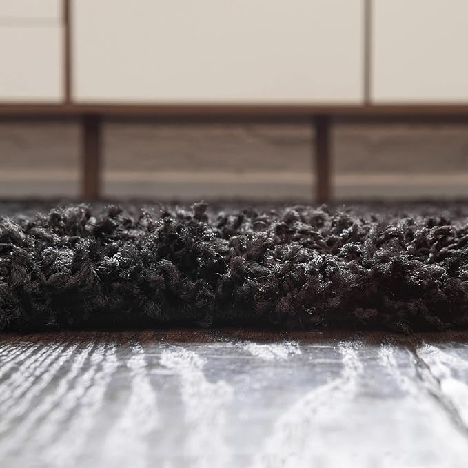 Unique Loom Solid Shag Collection Area Rug (5' 1" x 8' Oval, Jet Black)