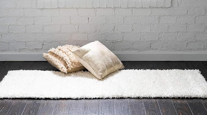 Unique Loom Solid Shag Collection Area Rug (2' 6" x 16' 5" Runner, Snow White)