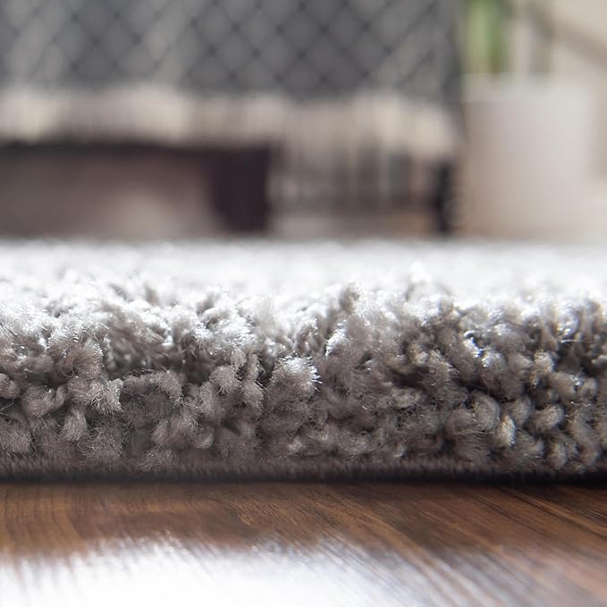 Unique Loom Solid Shag Collection Area Rug (3' 3" x 5' 3" Oval, Cloud Gray)