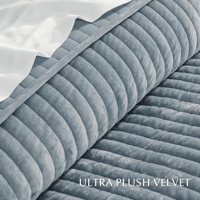 EVERGRACE Velvet Quilt Set King Size, Luxurious Soft Striped Channel Bedding Set, Lightweight Velvet Comforter for All Season, Oversized Bedspread Coverlet with 2 Matching Shams, Blue Linen