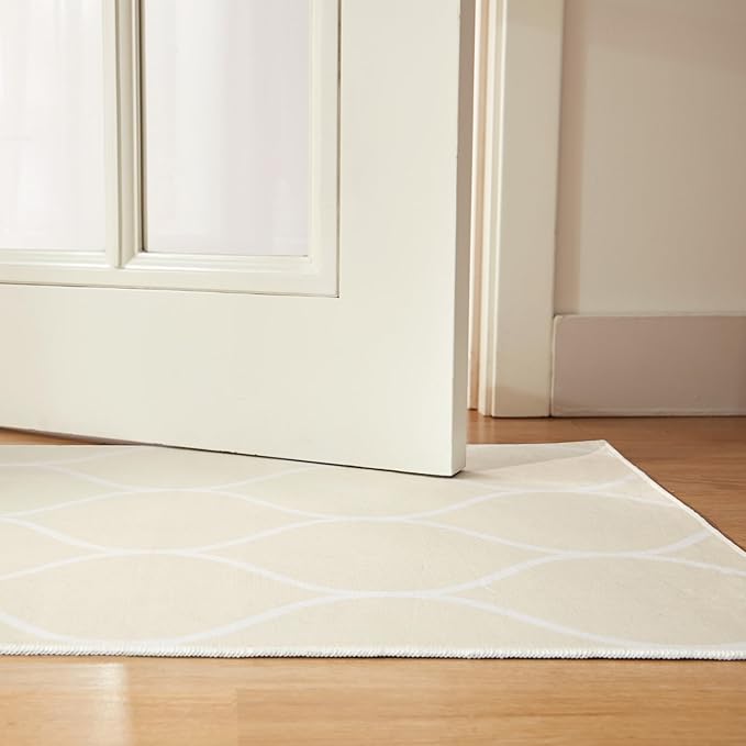 Amazon Basics Thin Indoor Area Rug, Geometric Printed Washable Home Decor Carpet for Living Room Bedroom, 2' W × 3' L, Beige Geometric