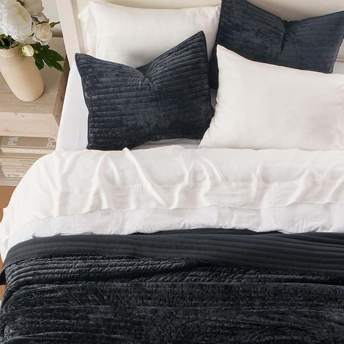 EVERGRACE Velvet Quilt Set Queen Size, Luxurious Soft Striped Channel Bedding Set, Lightweight Velvet Comforter for All Season, Oversized Bedspread Coverlet with 2 Matching Shams, Black
